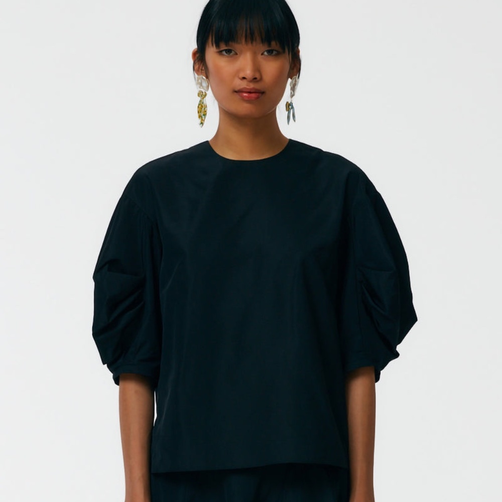 Tibi black italian sporty nylon pleat sleeve top size 4